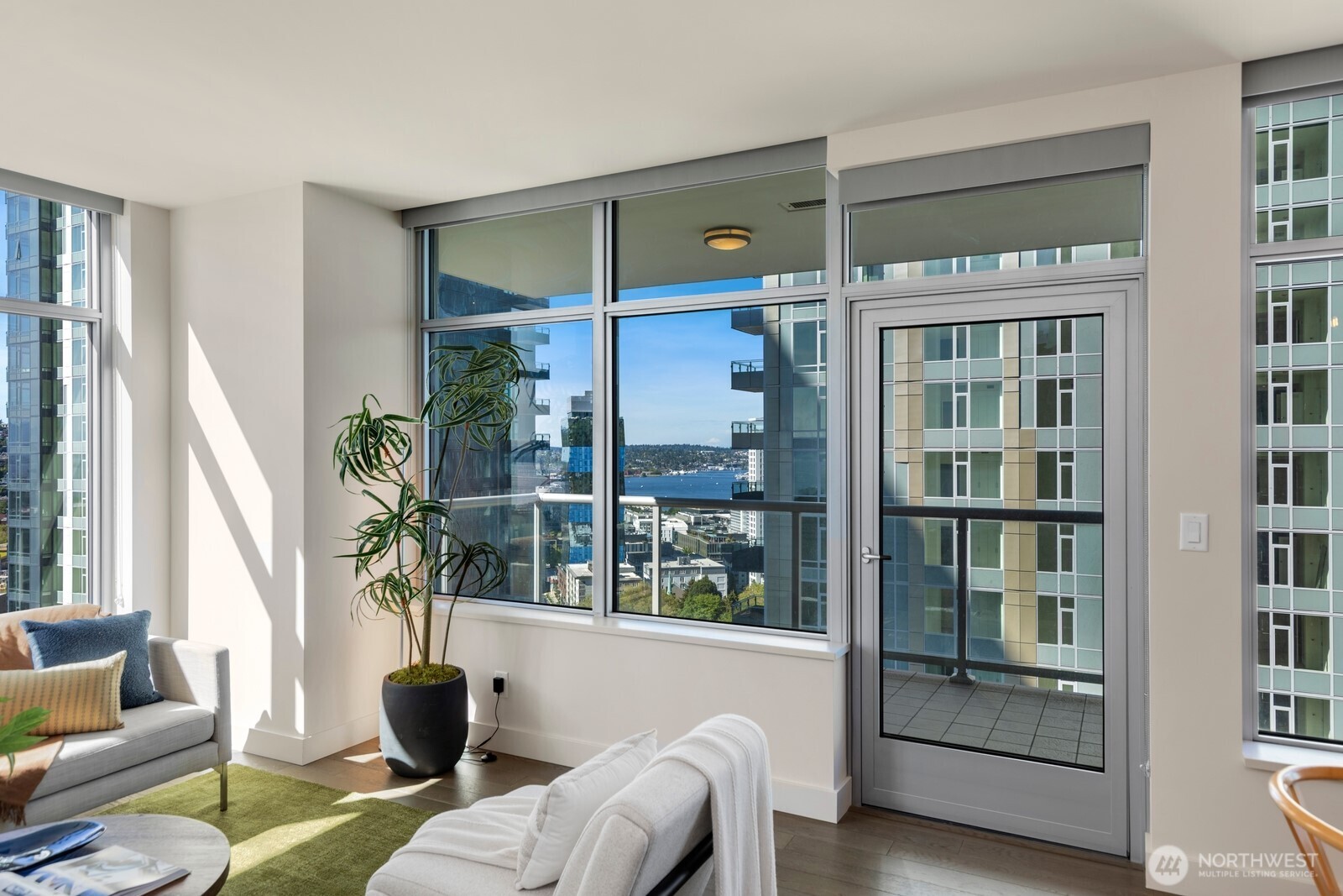 588 Bell Street, Unit 2102S Seattle, WA 98121 - Photo 5 of 37