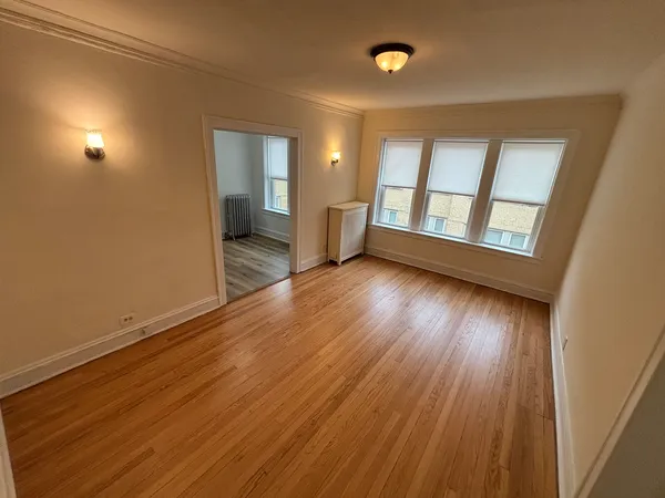 $1,250 | 2216 West Thome Avenue, Unit 3B, Chicago, IL 60659