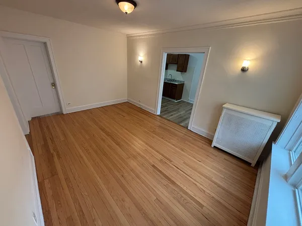 $1,250 | 2216 West Thome Avenue, Unit 3B, Chicago, IL 60659