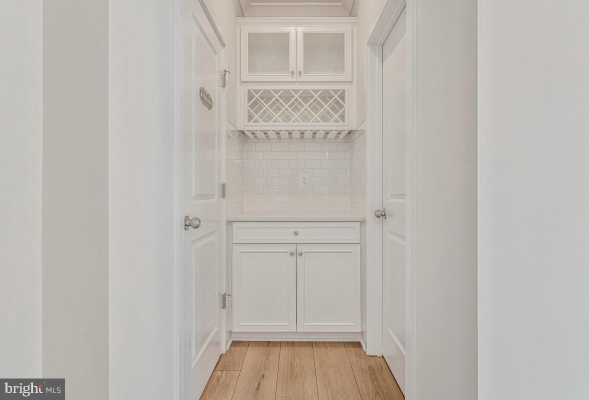 23606 Crosswinds Way California, MD 20619 - Photo 13 of 40 Butlers pantry