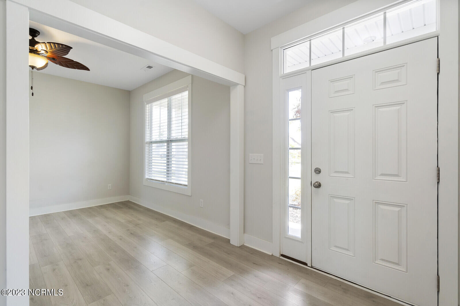 532 Toms Creek Road Rocky Point, NC 28457 - Photo 6 of 59 Foyer