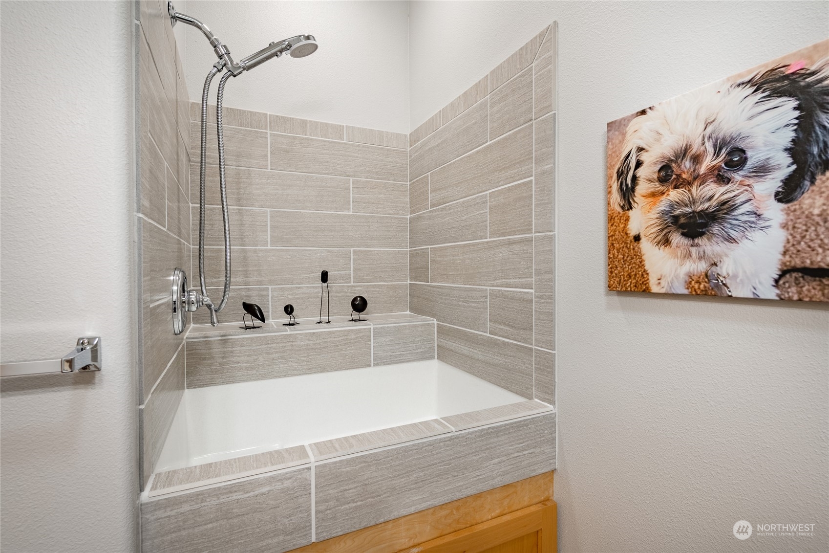 8148 Comox Road Blaine, WA 98230 - Photo 18 of 40 a bathroom with a bathtub and a shower