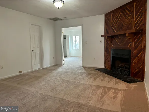 $2,400 | 132 Matthew Court, Stafford, VA 22554