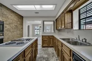 $2,000 | 109 Hiwon Drive, Conroe, TX 77304