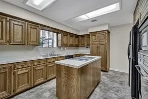 $2,000 | 109 Hiwon Drive, Conroe, TX 77304