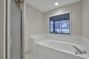 $2,000 | 109 Hiwon Drive, Conroe, TX 77304