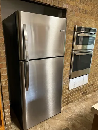 $2,000 | 109 Hiwon Drive, Conroe, TX 77304