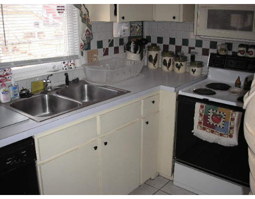 169 West Canton Circle Springfield, MA 01104 - Photo 3 of 8 Gallery Image 3