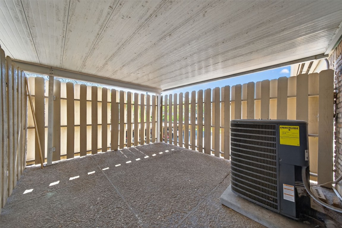 7205 Beechnut Street, Unit D Houston, TX 77074 - Photo 14 of 20 a view of a porch