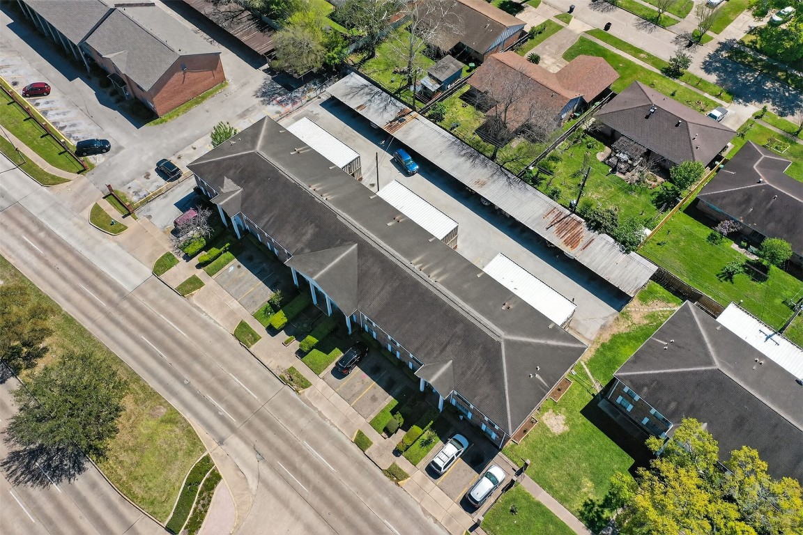 7205 Beechnut Street, Unit D Houston, TX 77074 - Photo 18 of 20 an aerial view of a house