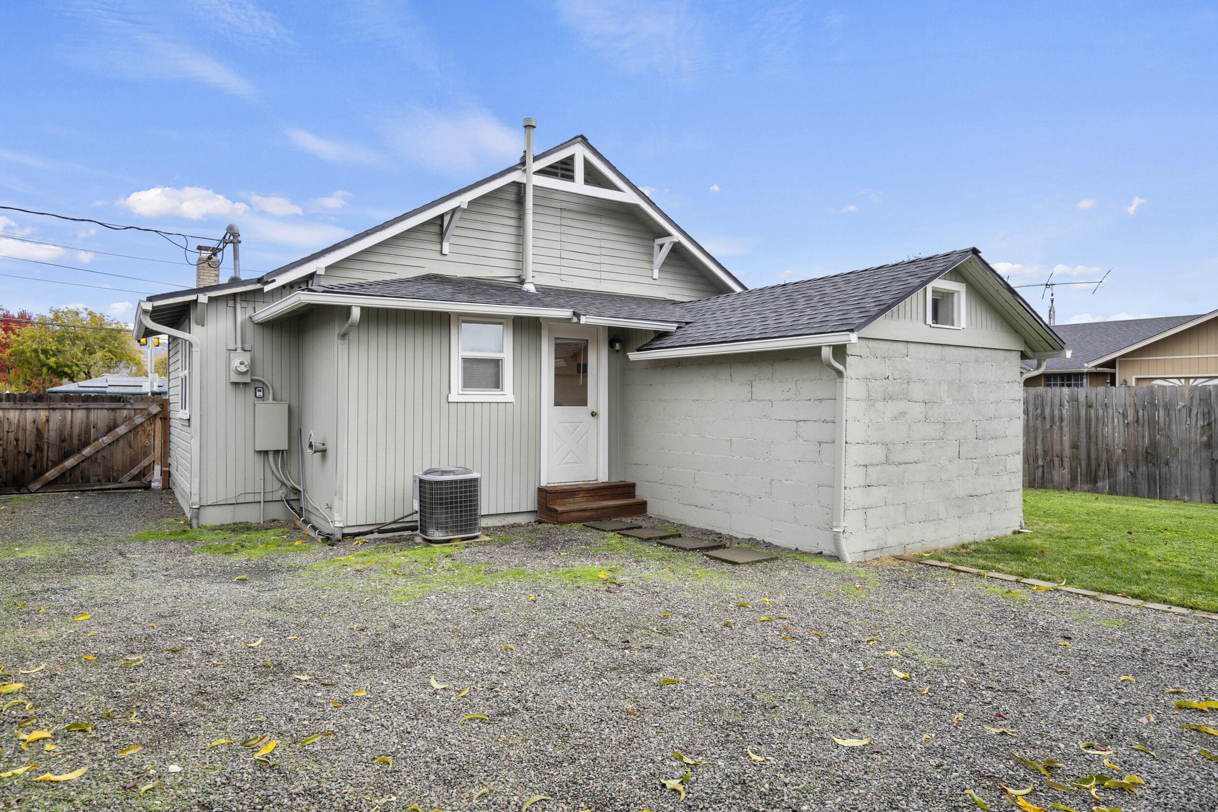 2769 Merriman Road Medford, OR 97501 - Photo 20 of 28 19_2769 merriman road - 19
