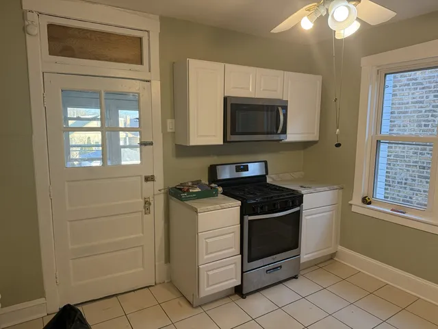 $1,675 | 4253 North Austin Avenue, Unit 2, Chicago, IL 60634