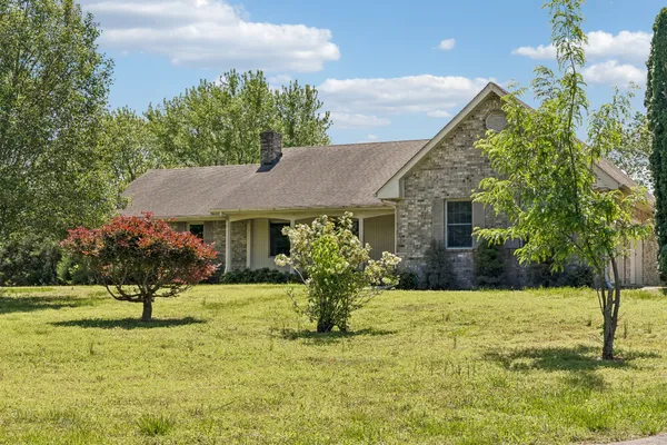 $699,500 | 1690 Lawrence Lane, Springfield, TN 37172