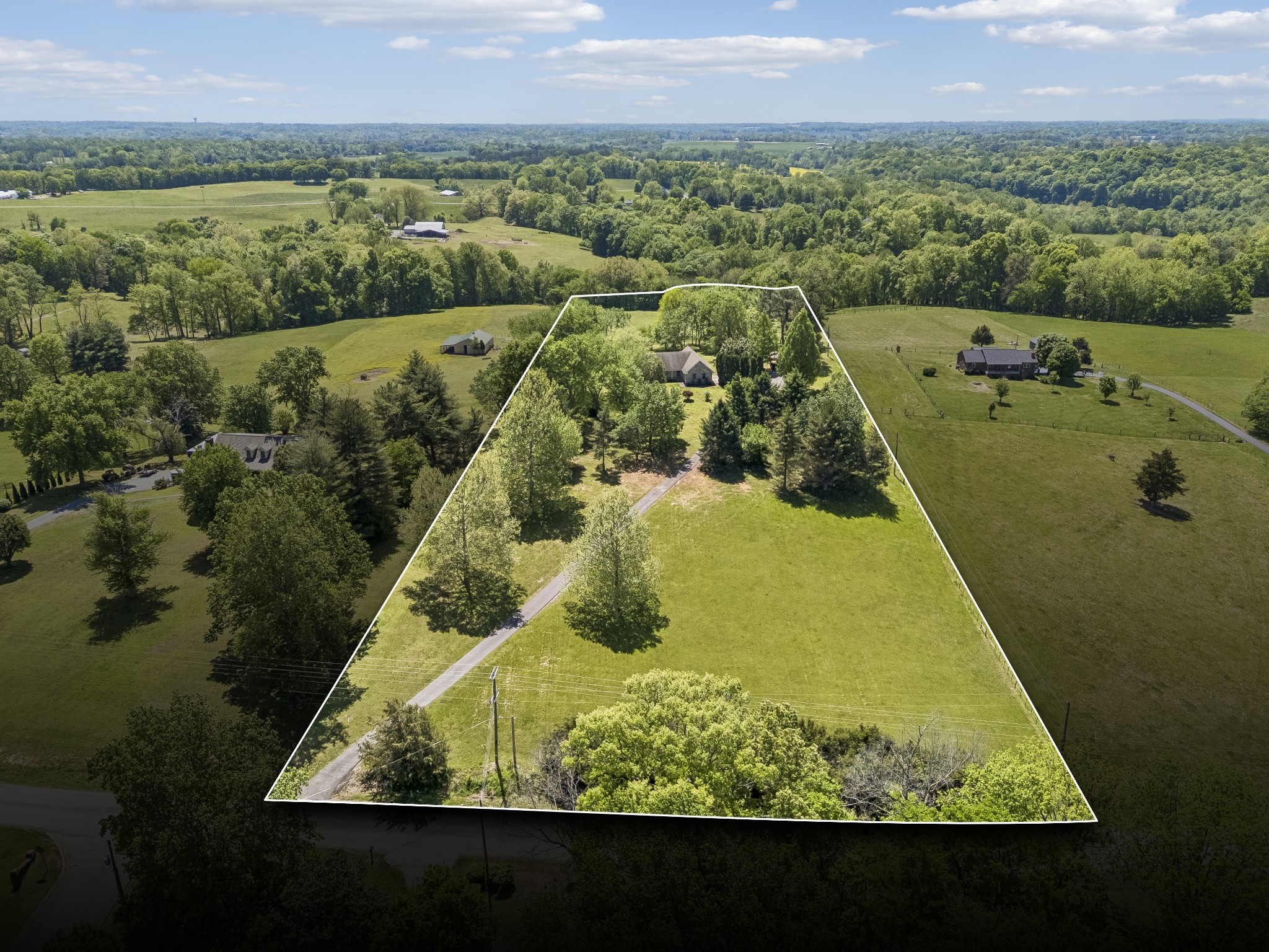 1690 Lawrence Lane Springfield, TN 37172 - Photo 39 of 64 an aerial view of residential houses with outdoor space and lake view