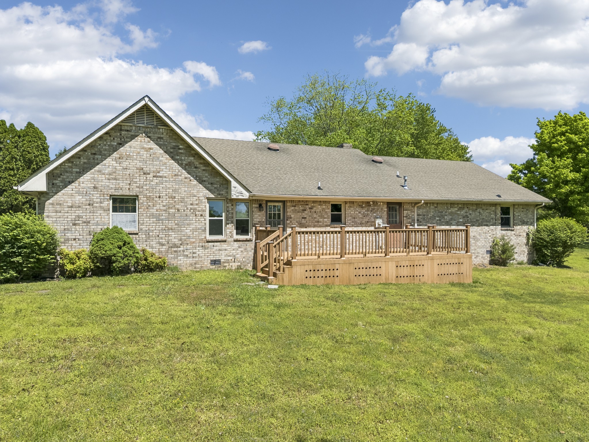 1690 Lawrence Lane Springfield, TN 37172 - Photo 49 of 64 front view of a house with a yard