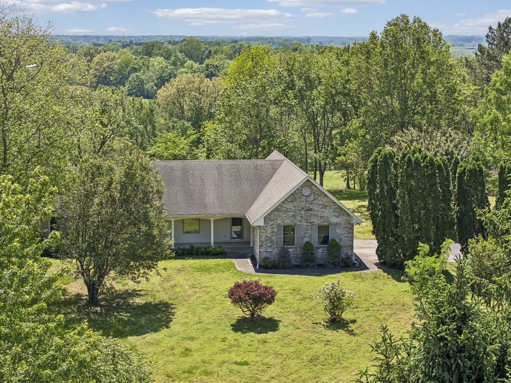1690 Lawrence Lane Springfield, TN 37172 - Photo 62 of 64 a front view of a house with yard