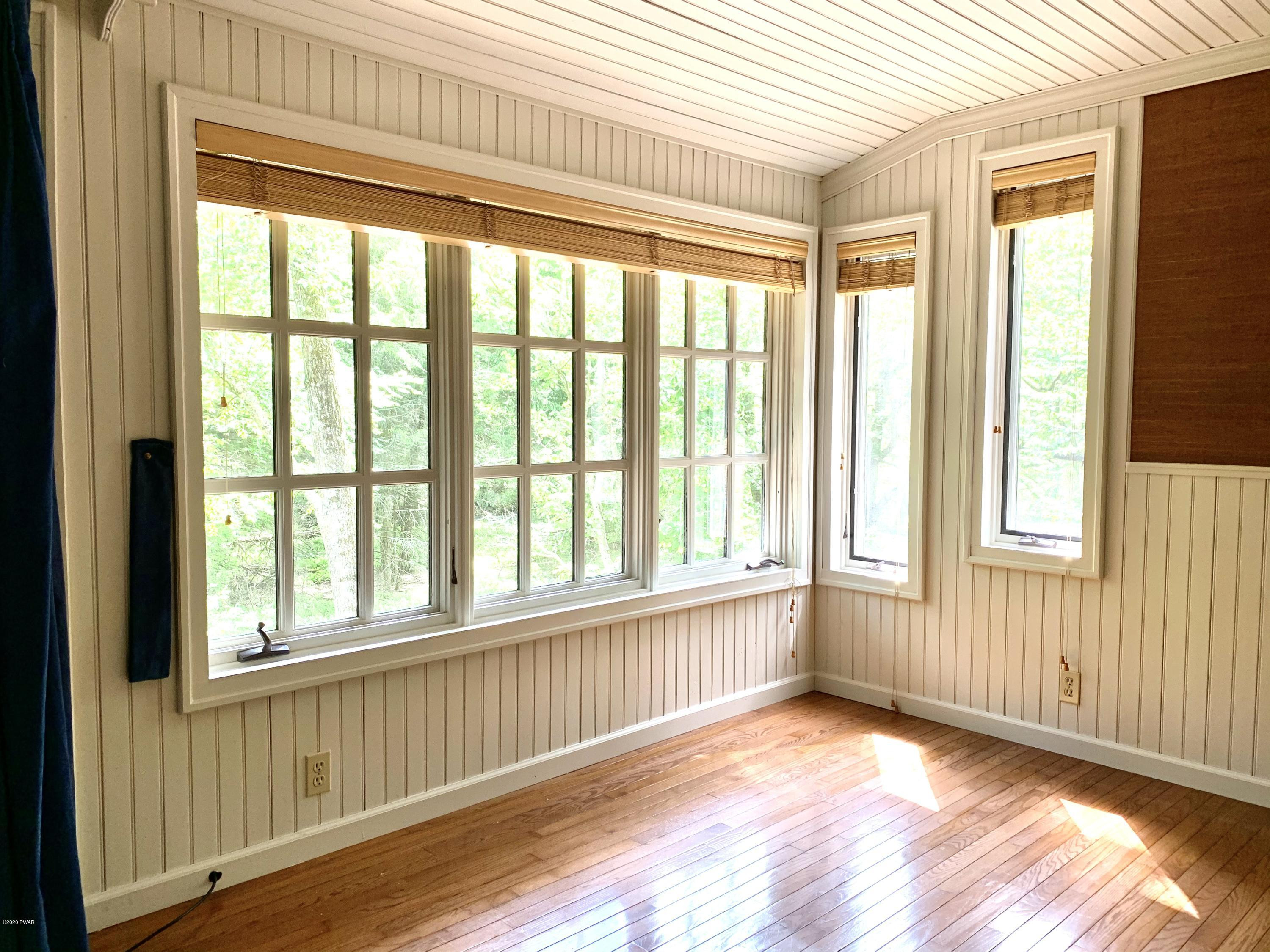 741 Raymondskill Road Milford, PA 18337 - Photo 34 of 66 Master Windows