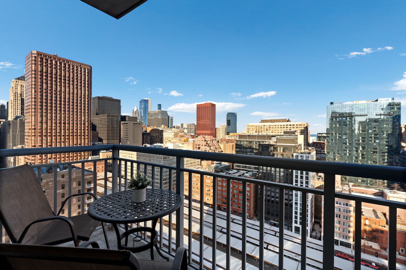701 South Wells Street, Unit 2302 Chicago, IL 60607 - Photo 13 of 18