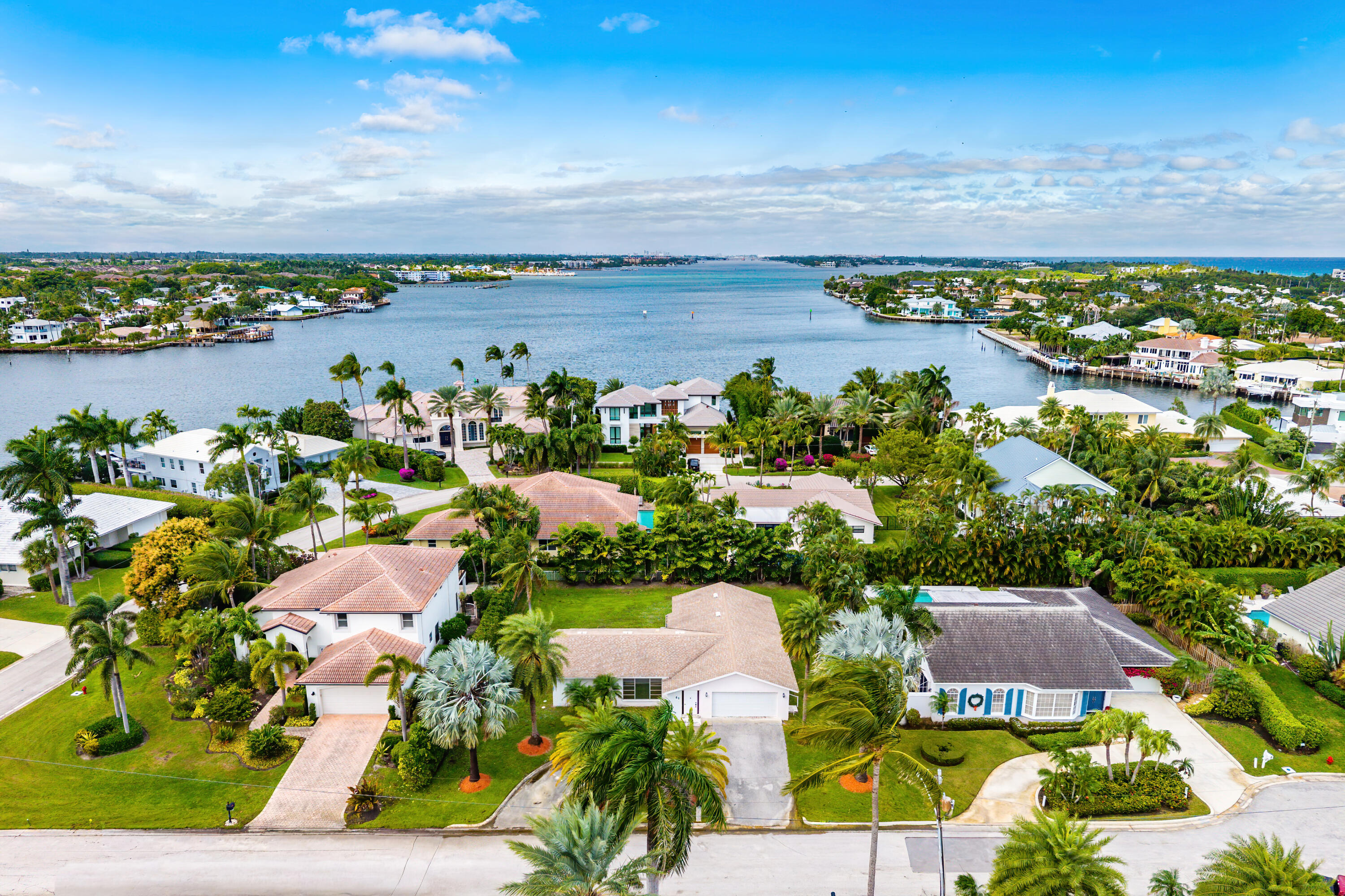 41 Bimini Cove Drive Ocean Ridge, FL 33435 - Photo 2 of 15 001-41BiminiCoveDrive-BoyntonBeach-FL-33