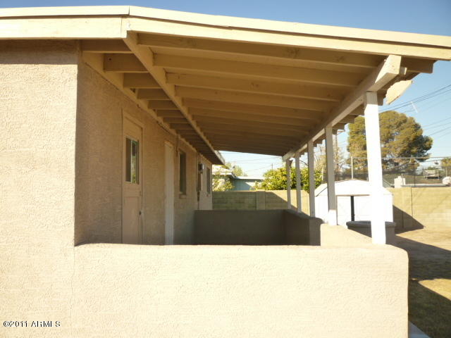 712 East Fremont Road Phoenix, AZ 85042 - Photo 10 of 27 cover patio