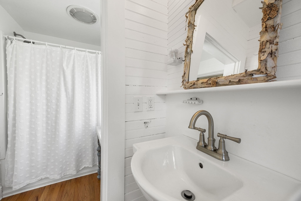 194 Rte 6a Yarmouth, MA 02675 - Photo 21 of 40