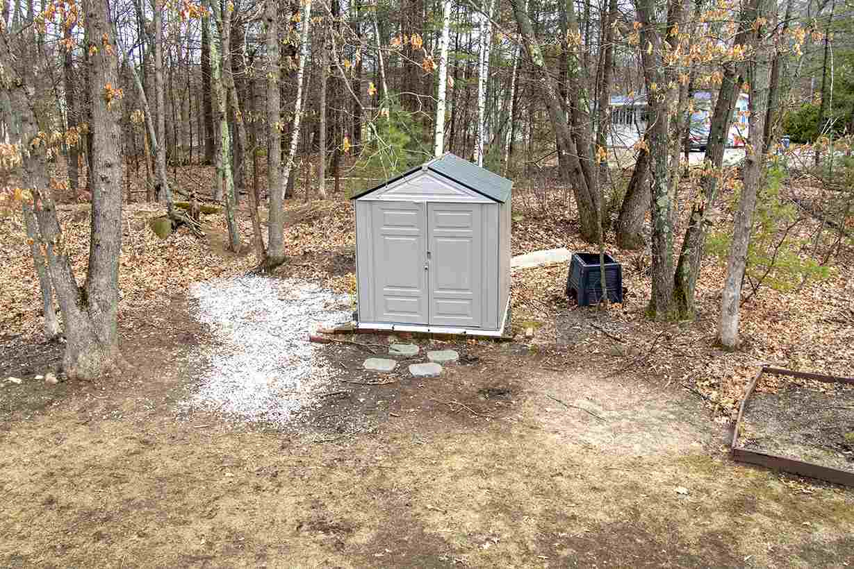 28 R Derryfield Road Derry, NH 03038 - Photo 2 of 23