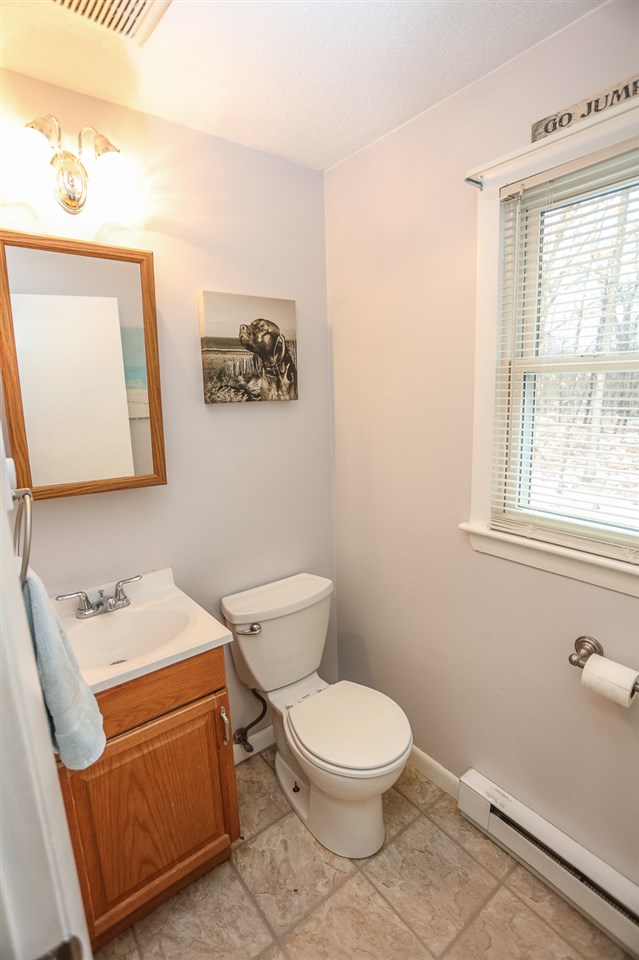 28 R Derryfield Road Derry, NH 03038 - Photo 12 of 23