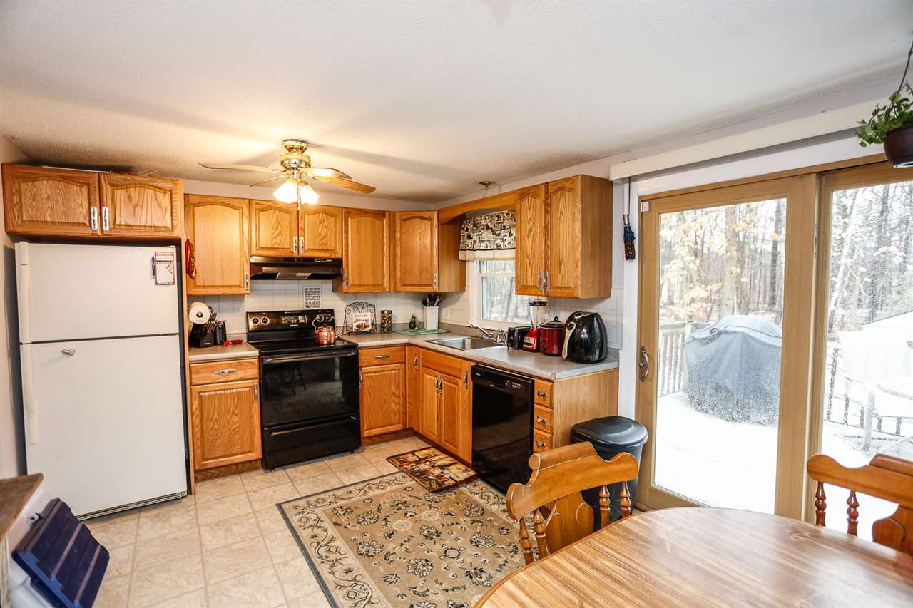 28 R Derryfield Road Derry, NH 03038 - Photo 5 of 23