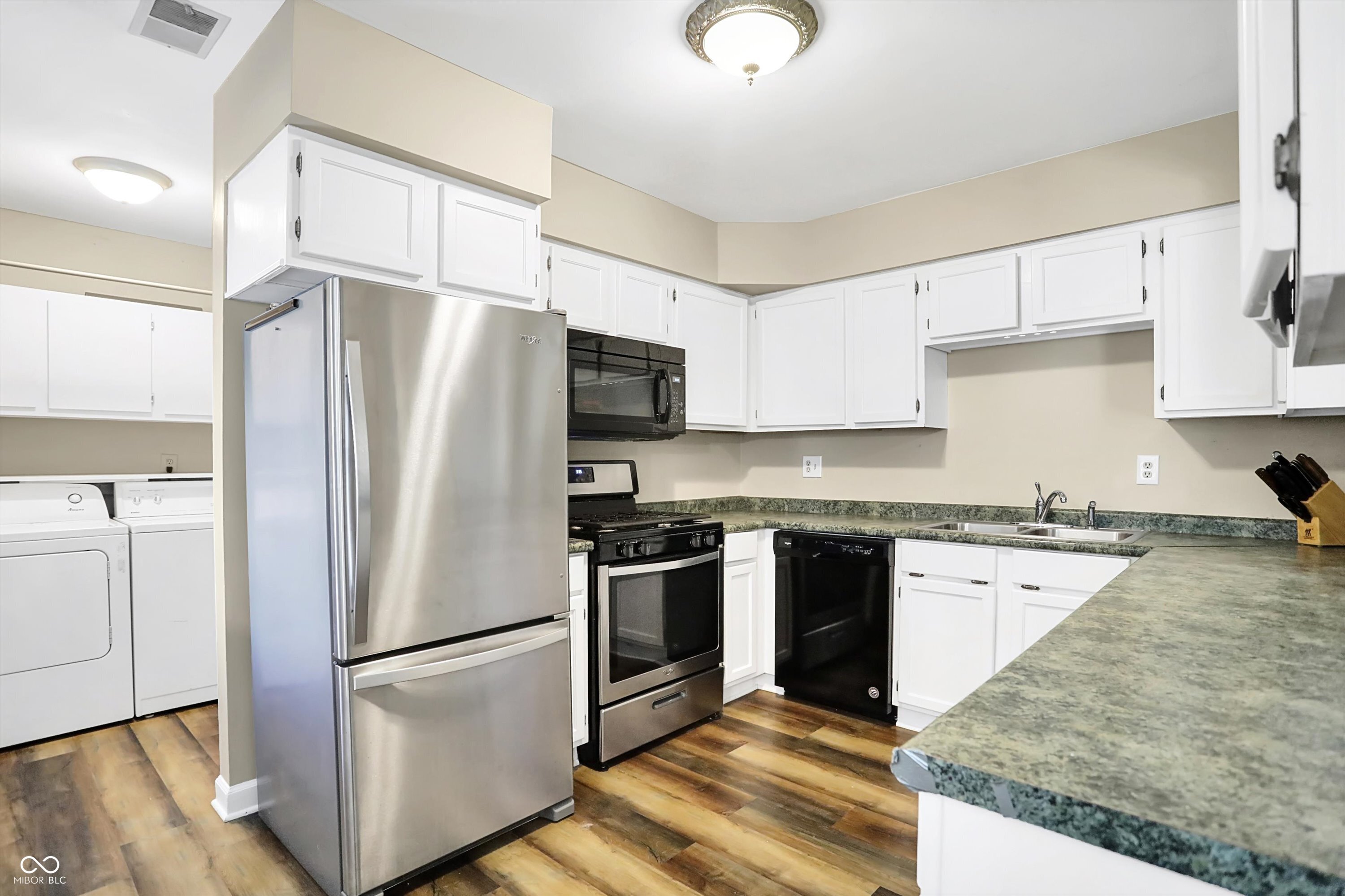 62 Bennett Road Carmel, IN 46032 - Photo 13 of 56