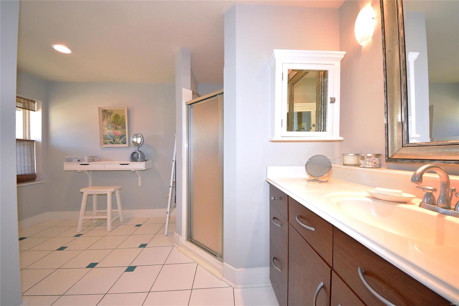 811 Dielman Road St. Louis, MO 63132 - Photo 37 of 76 Gallery Image 37