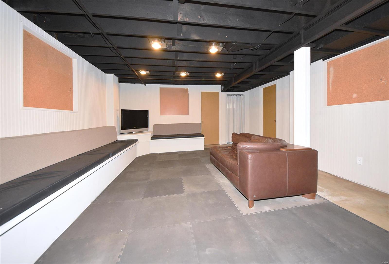 811 Dielman Road St. Louis, MO 63132 - Photo 52 of 76 Gallery Image 52