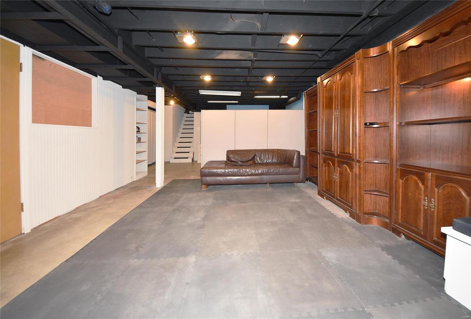 811 Dielman Road St. Louis, MO 63132 - Photo 53 of 76 Gallery Image 53