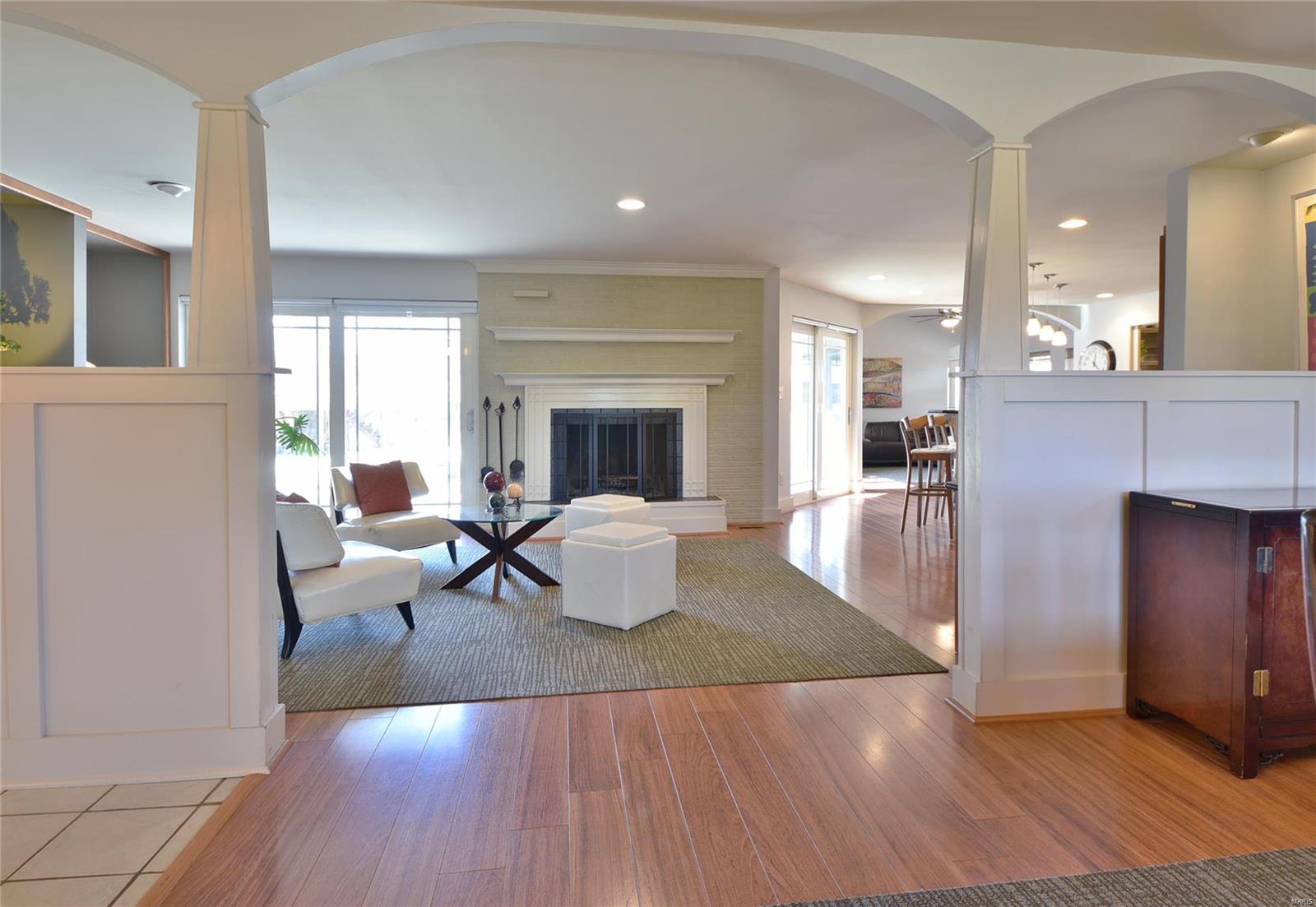 811 Dielman Road St. Louis, MO 63132 - Photo 8 of 76 Gallery Image 8