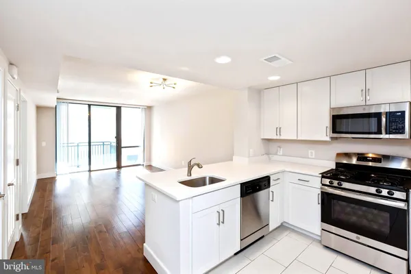 $2,300 | 50 Florida Avenue Northeast, Unit 216, Washington, DC 20002
