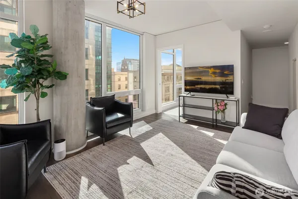 $679,000 | 450 South Main Street, Unit 806, Seattle, WA 98104