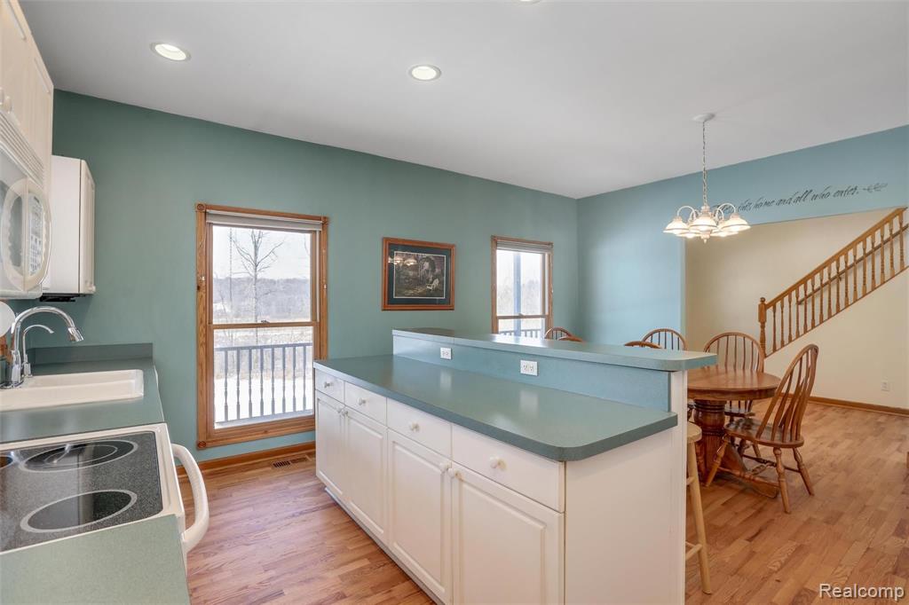 2085 South Hadley Road Ortonville, MI 48462 - Photo 8 of 35