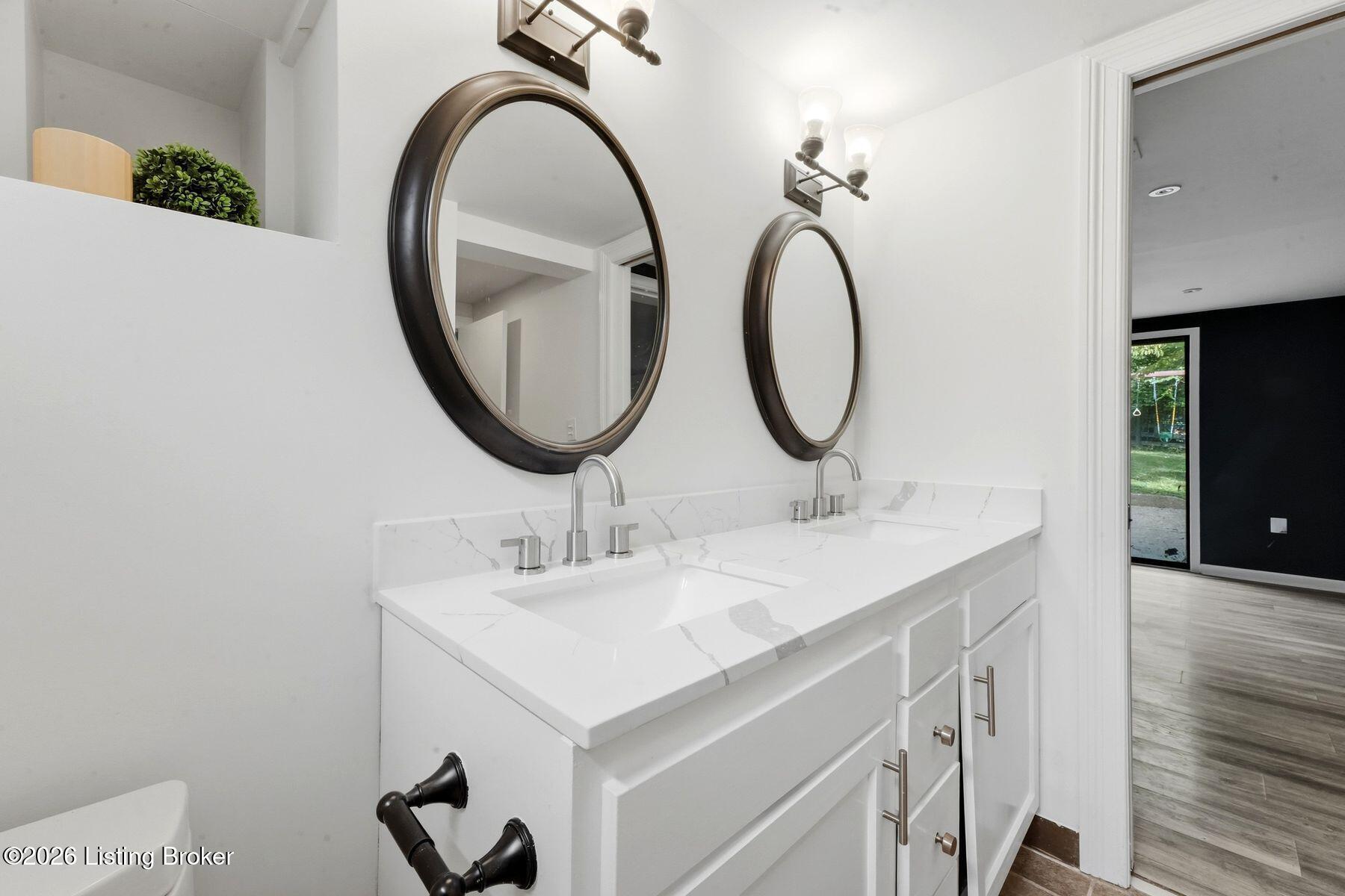 1007 Evergreen Road Anchorage, KY 40223 - Photo 37 of 58 photo_online_036