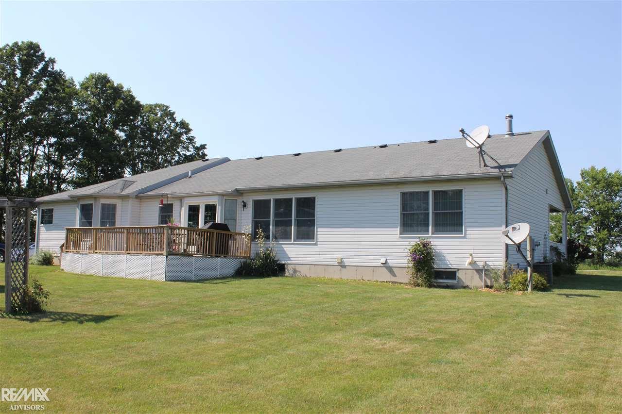 9271 Dolan Road Columbus, MI 48063 - Photo 26 of 27 31297583-25.JPG