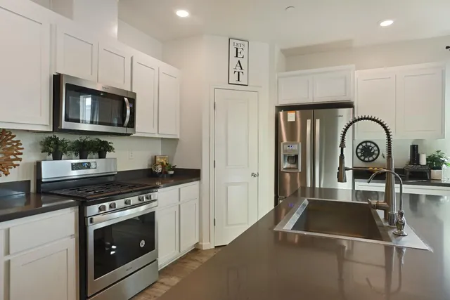 $650,000 | 404 Central Pacific Street, Lathrop, CA 95330