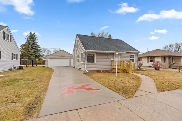 $295,000 | 344 South Karlyn Street, Kimberly, WI 54136