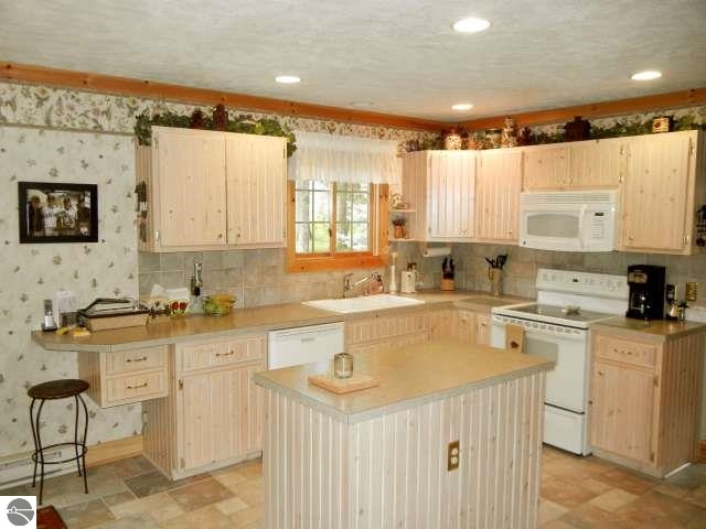 13491 Spring Creek Road Southwest Fife Lake, MI 49633 - Photo 8 of 35 1790668-7.JPG