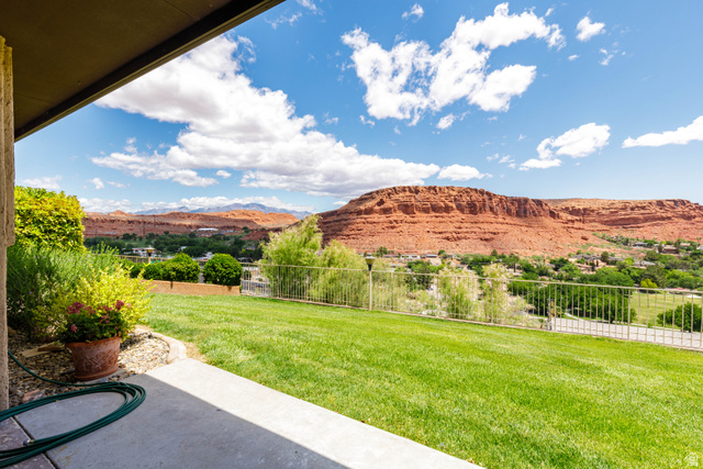 652 Ridge Rim Way St. George, UT 84770 - Photo 24 of 45