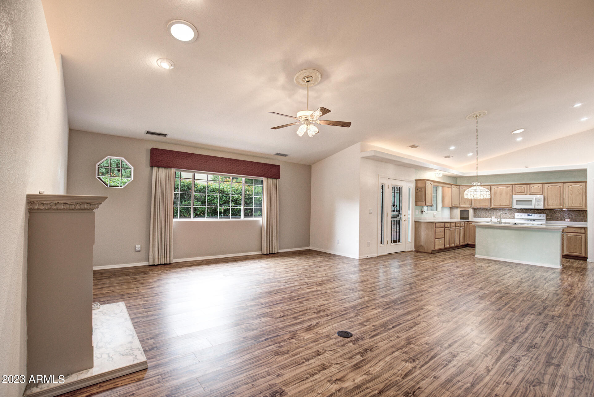902 Landmark Trail Payson, AZ 85541 - Photo 6 of 27 GREAT RM FACING KITCHEN