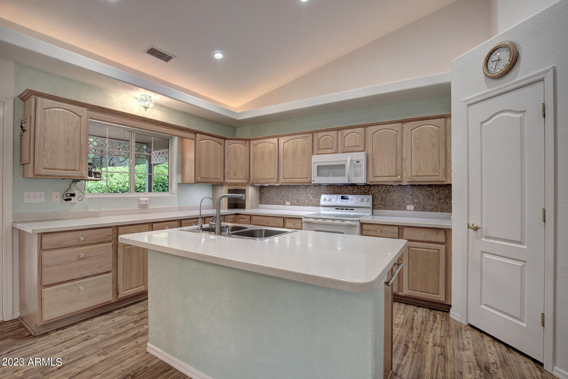 902 Landmark Trail Payson, AZ 85541 - Photo 7 of 27 KITCHEN & ISLAN