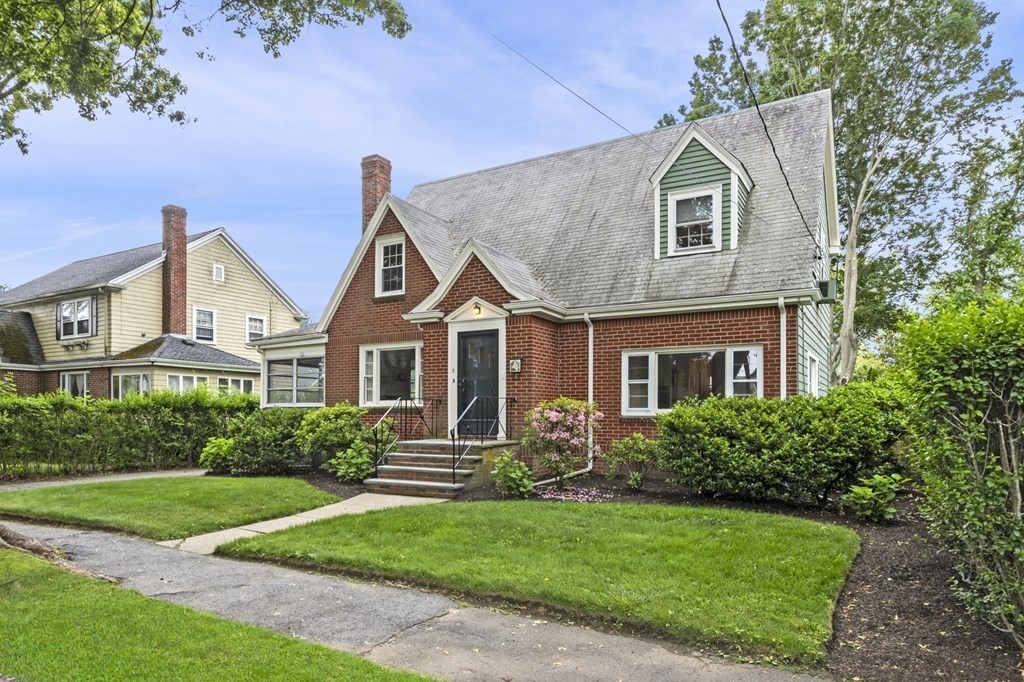 5 Auburndale Road Marblehead, MA 01945 - Photo 3 of 41 a front view of a house with a yard and trees