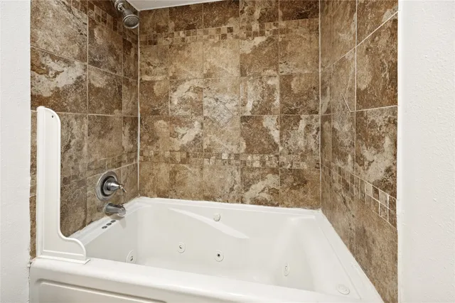 $80,000 | 11540 Chimney Rock Road, Unit 112, Houston, TX 77035