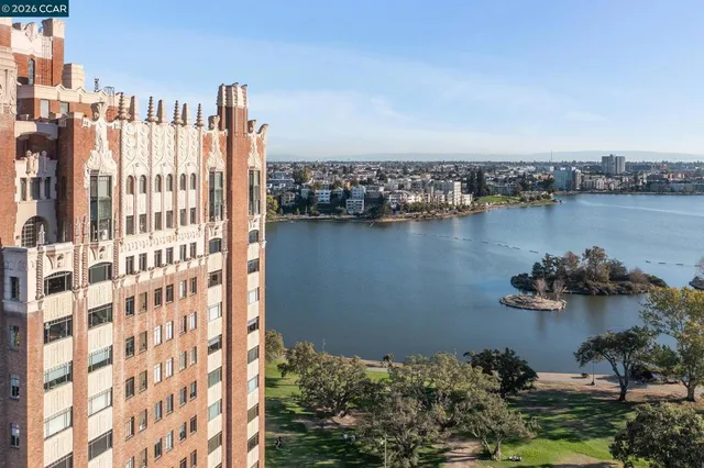 $1,298,000 | 492-492 Staten Avenue, Unit 1101, Oakland, CA 94610