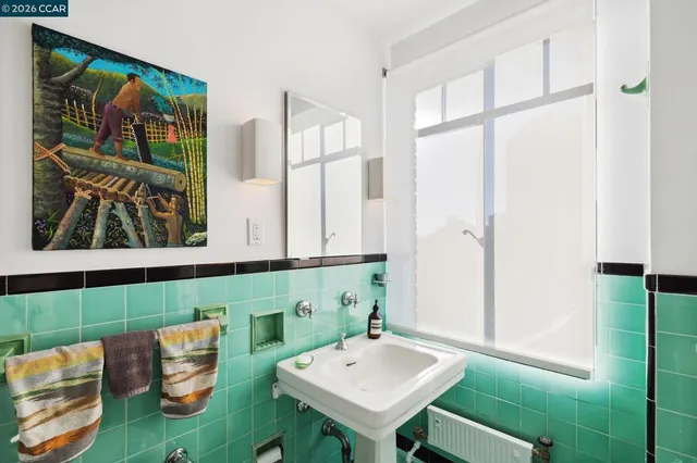 $1,298,000 | 492-492 Staten Avenue, Unit 1101, Oakland, CA 94610