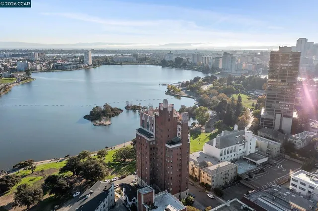 $1,298,000 | 492-492 Staten Avenue, Unit 1101, Oakland, CA 94610