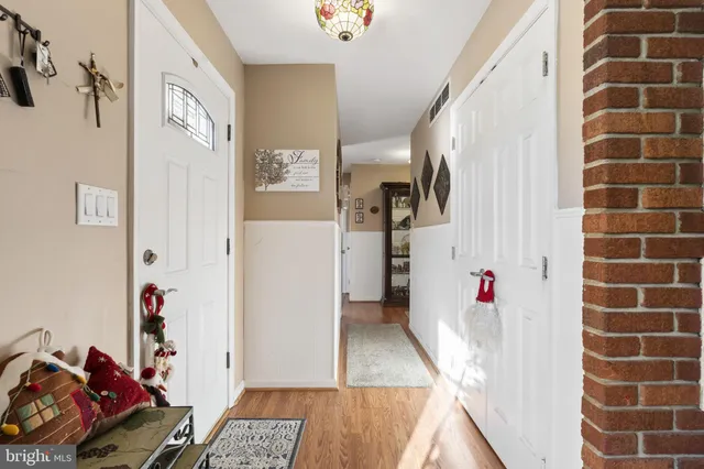 a view of walk in closet